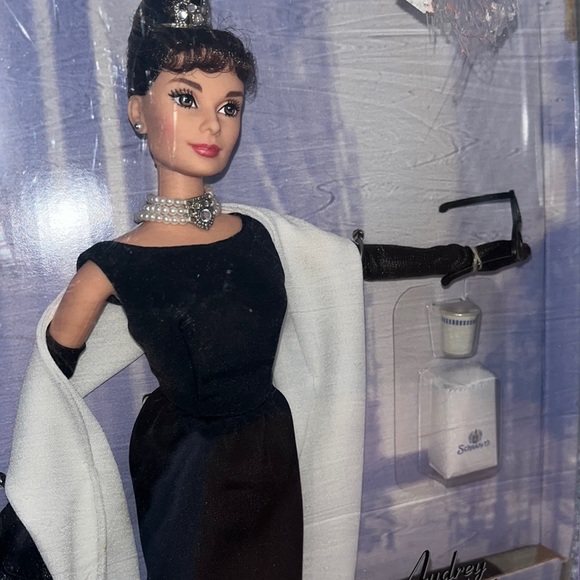 Audrey Hepburn breakfast at Tiffany’s Barbie - Picture 2 of 4